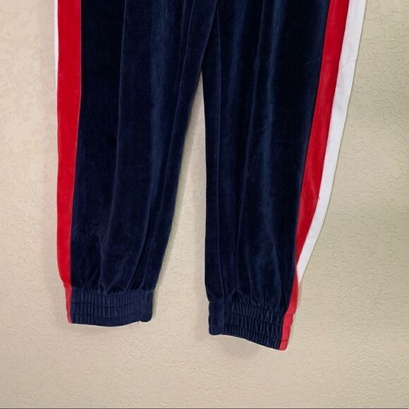 Kendall and Kylie Joggers  - Picture 3 of 12